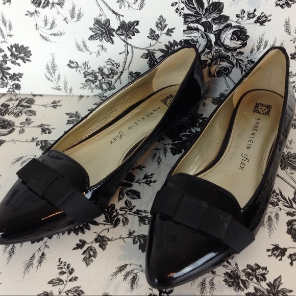 anne klein black patent leather flats